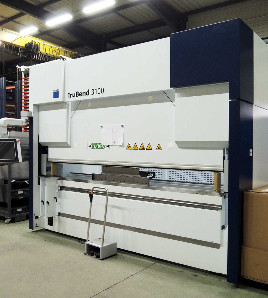 New bending machine at DMA Group - In the space of a century, industrial boilermaking has undergone a major transformation